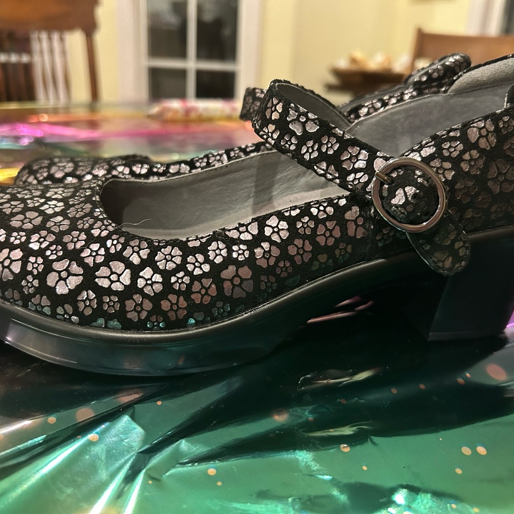 Alegria Black and Silver Floral Heels sz 37